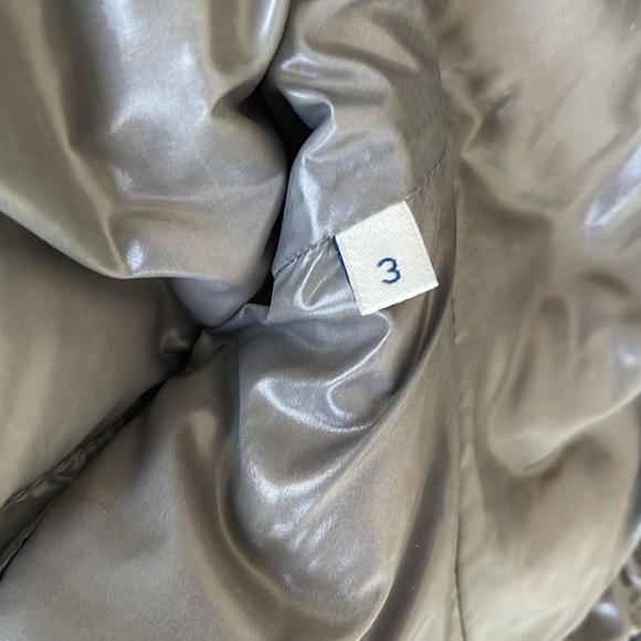 Moncler Vest. Size 3. - Picture 7 of 8